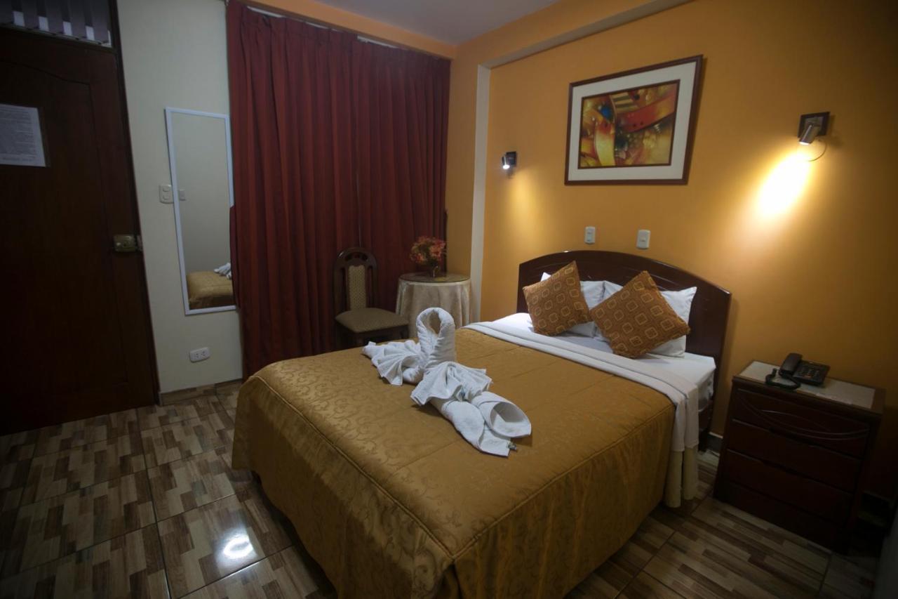 Hotel Suite Plaza Trujillo Exterior photo