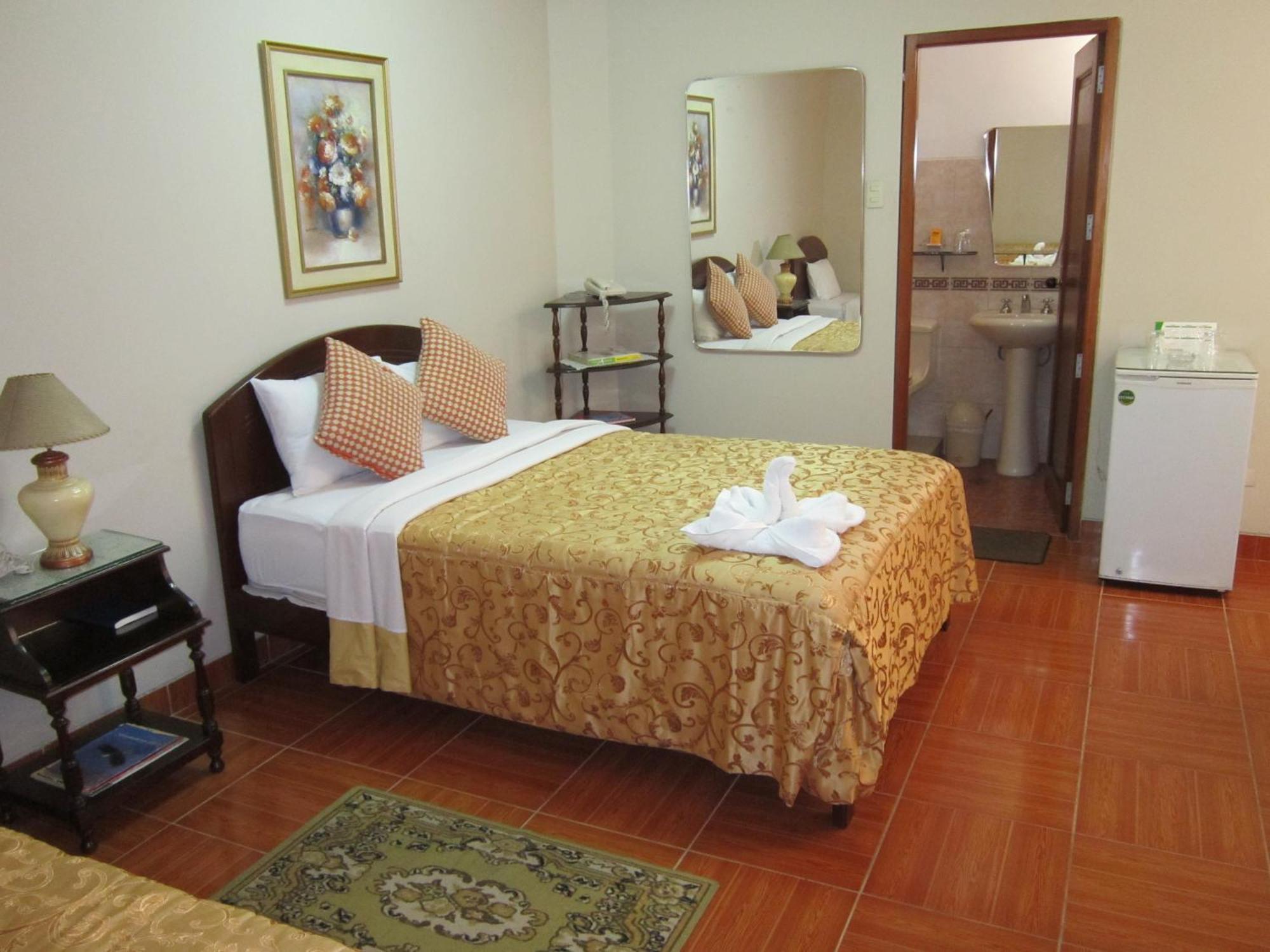 Hotel Suite Plaza Trujillo Exterior photo