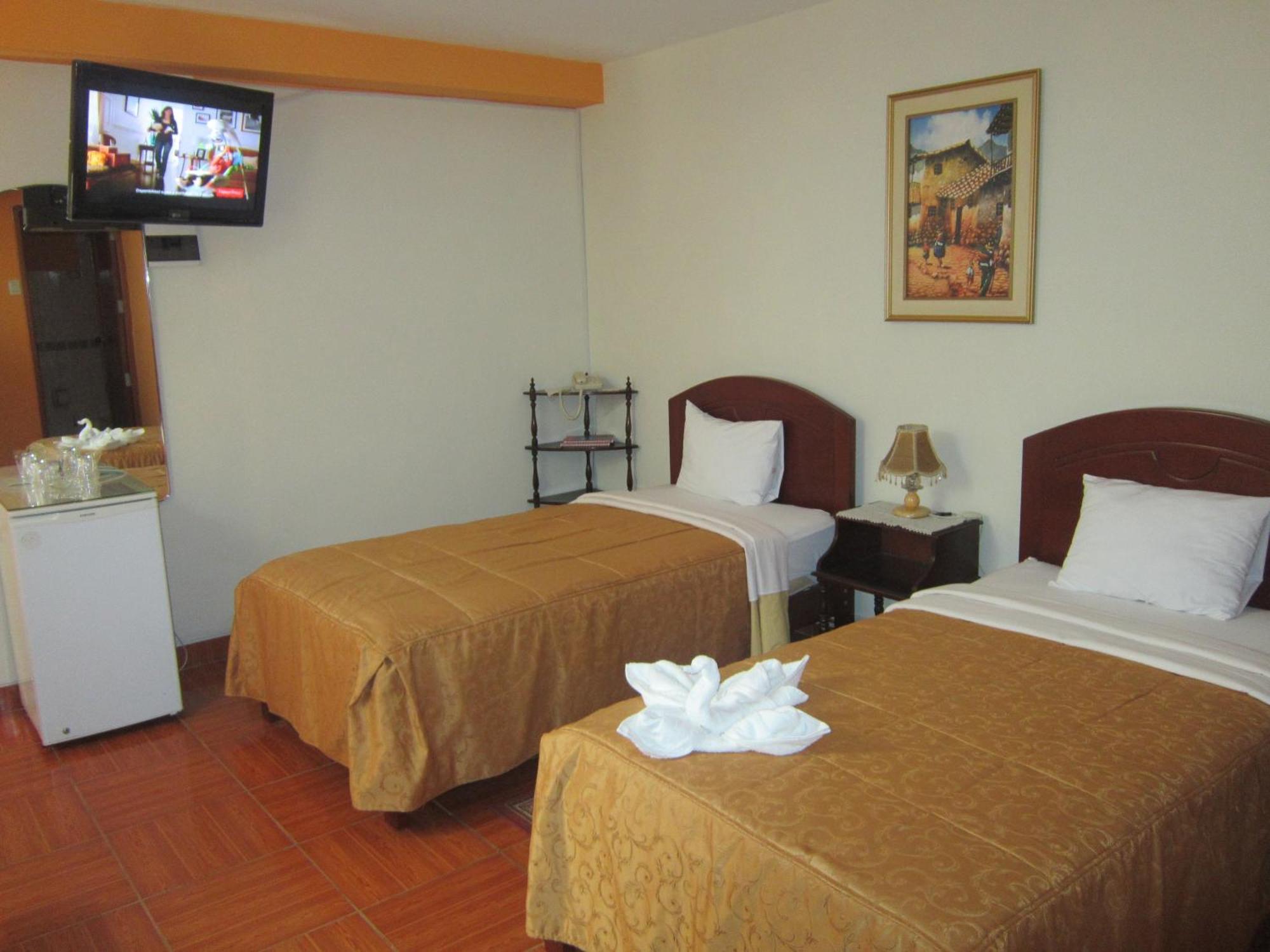 Hotel Suite Plaza Trujillo Exterior photo
